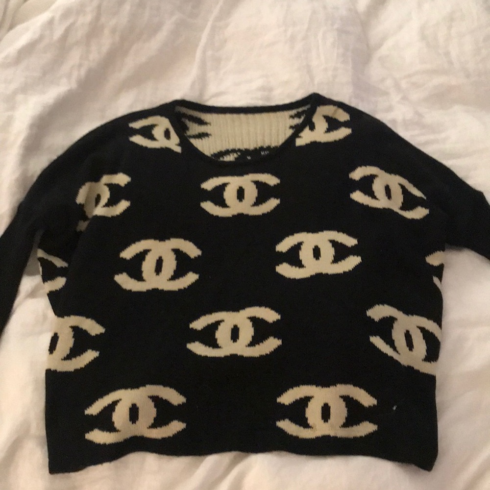 Knit sweater with Chanel esc look